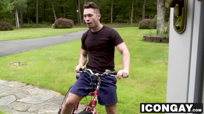 Homo daddy seduced by younger stud