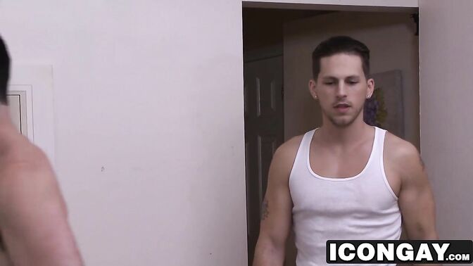 Billy Santoro nailed by sexy hunk Roman