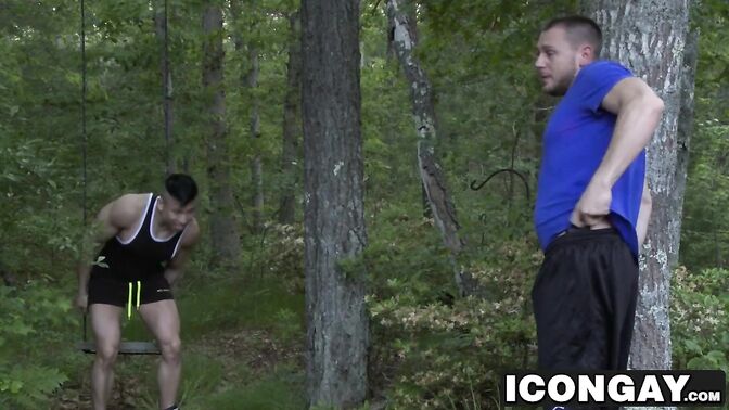 Hans finds relief in Jessies tight ass