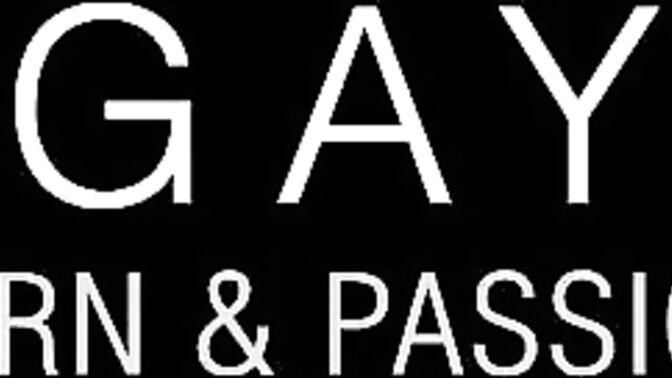 Hunky masseur bangs his favorite client