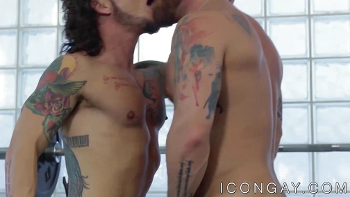 Inked guy ass breeds with muscular buddy