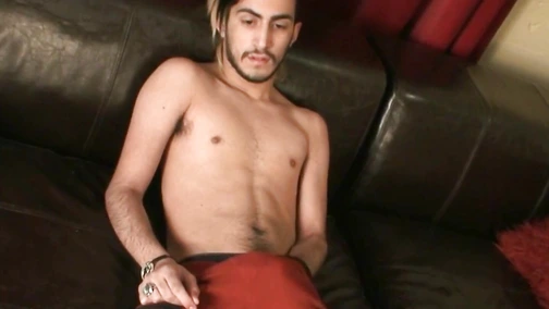 Delicious alt dude blowing buddies dick