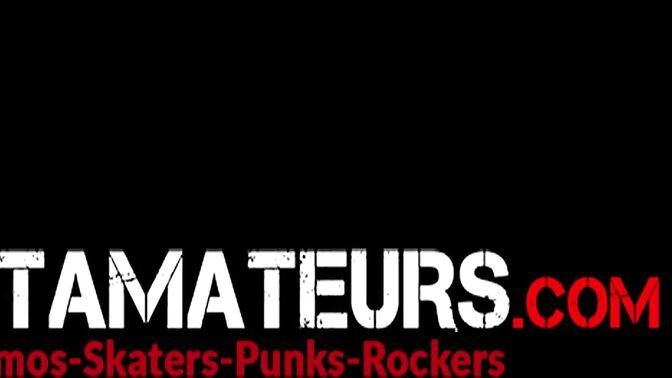 Delicious alt dude blowing buddies dick