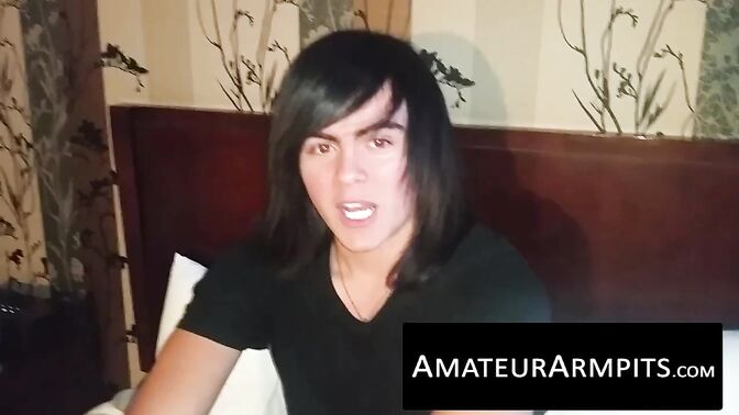 He prefers to have his cock unshaved