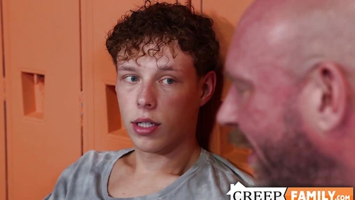 Stepdad Killian Knox uses his dick🌭 to discipline stepson Danny Shine