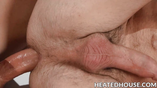 A mindblowing sex in a locker room
