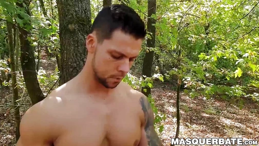 Solo masturbation with a muscular homo