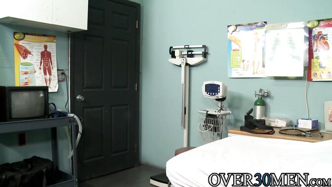 Hospital assistants fuck at break time