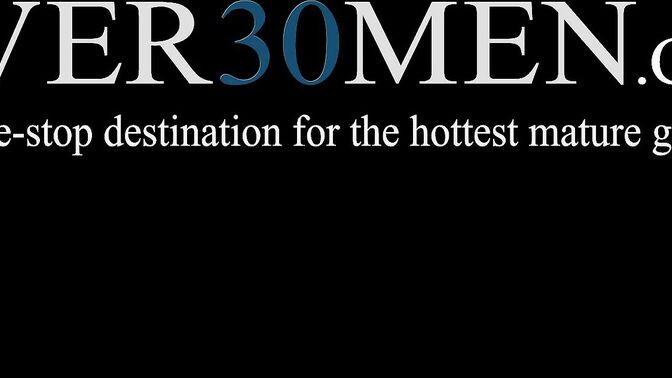 Hung jock sucks out cum from huge dick