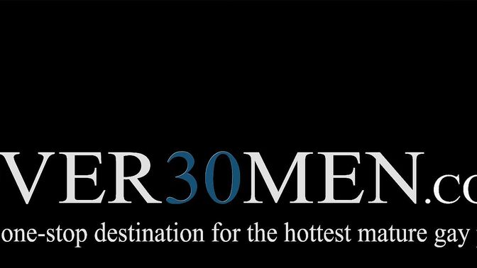 Straight guy Musclebear Montreal kisses a sexy gay before intense drilling