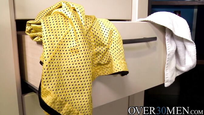 Gay stud deepthroats his lovers big cock