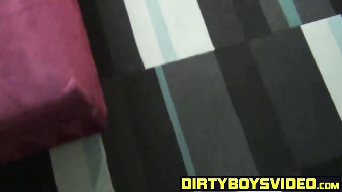 Homo Kyle fucks a pocket pussy solo