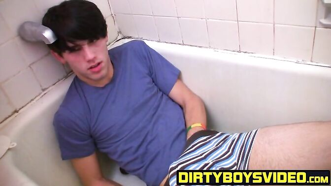 Aiden Summers jerks it off like crazy