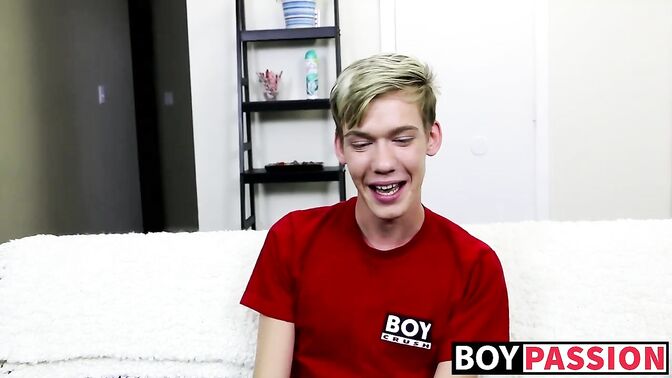 Tyler Thayer performs a hot solo jerking