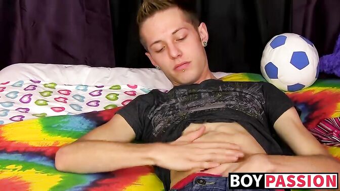 Glass dildo straight up in twinks ass