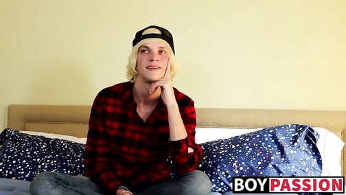 Twink goes for interview and jacks off