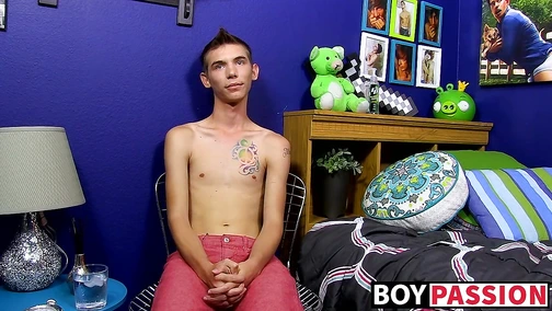 Young twink cums after solo masturbation