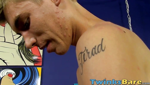 Tattooed young homo raw drills his man