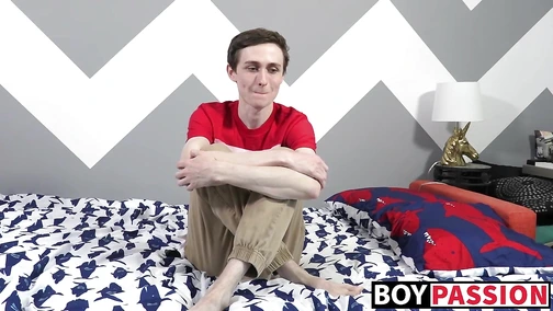Slim twink Jacob wanks off his meat pole